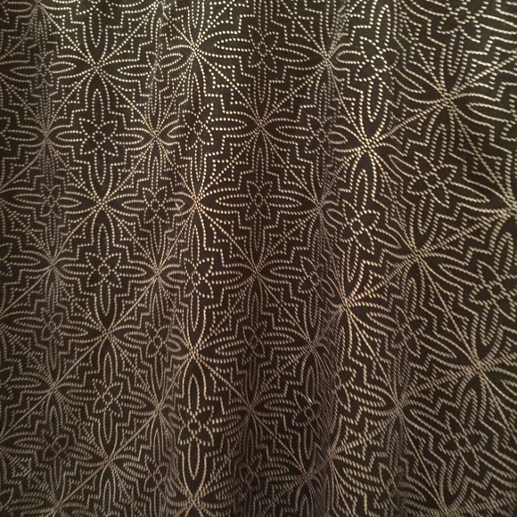 NEW Geometric pattern 3/4 length blouse, XS! - Picture 2 of 3